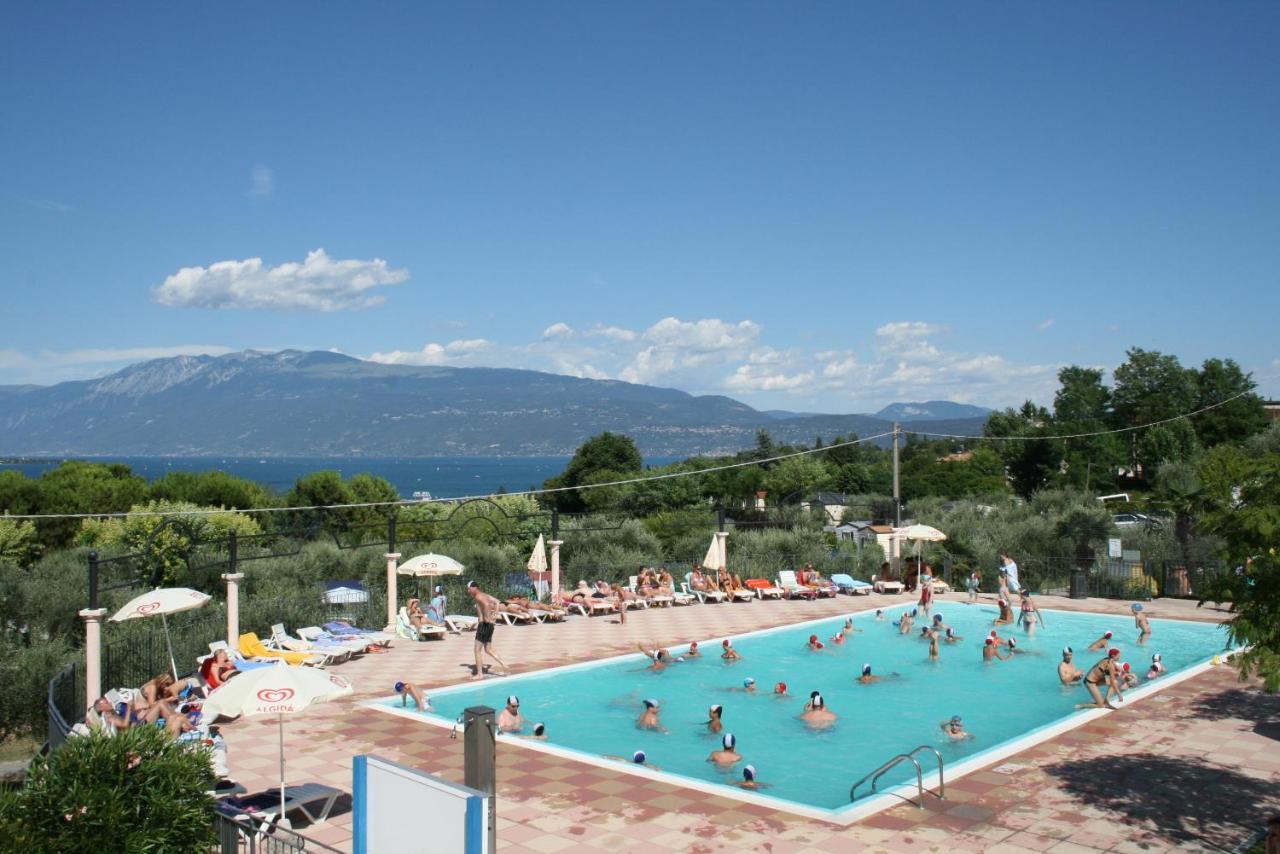 Happy Camp Mobile Homes In Villaggio Turistico Internazionale Eden San Felice del Benaco Exterior photo